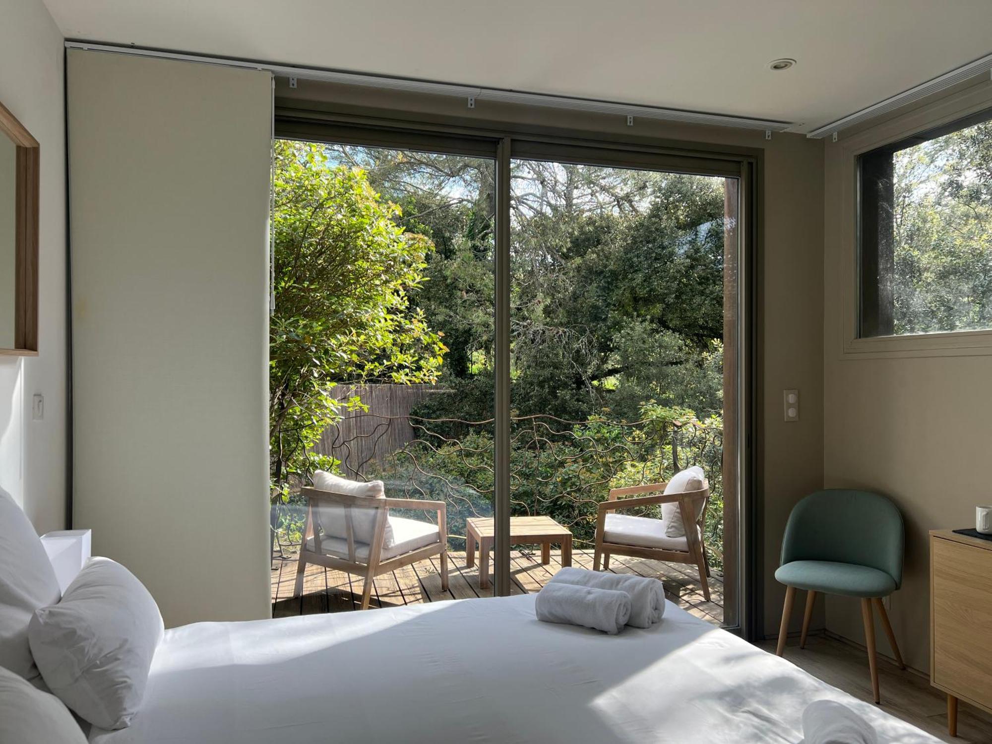 La Canopee Private Ecolodges Nîmes Extérieur photo