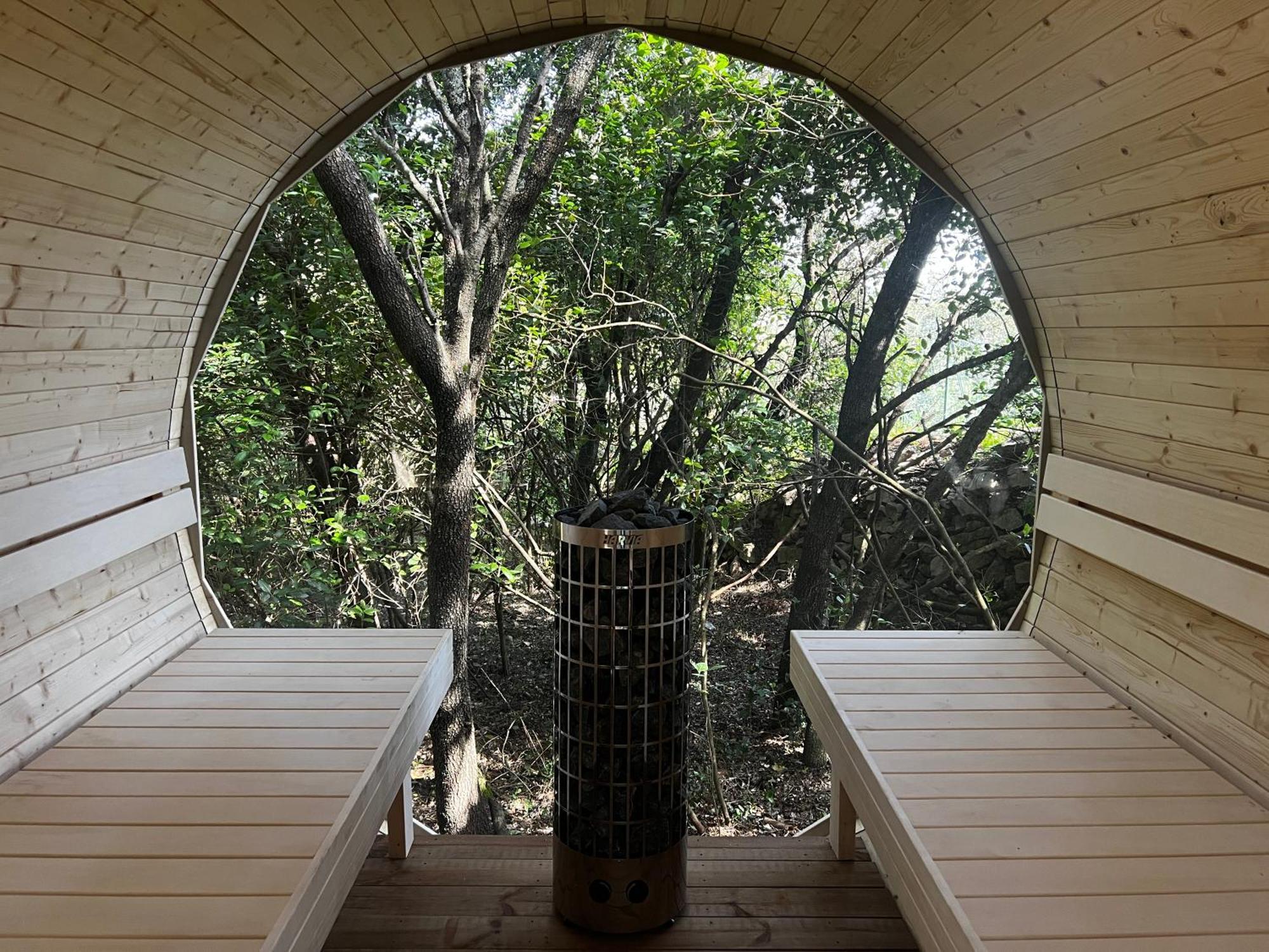 La Canopee Private Ecolodges Nîmes Extérieur photo