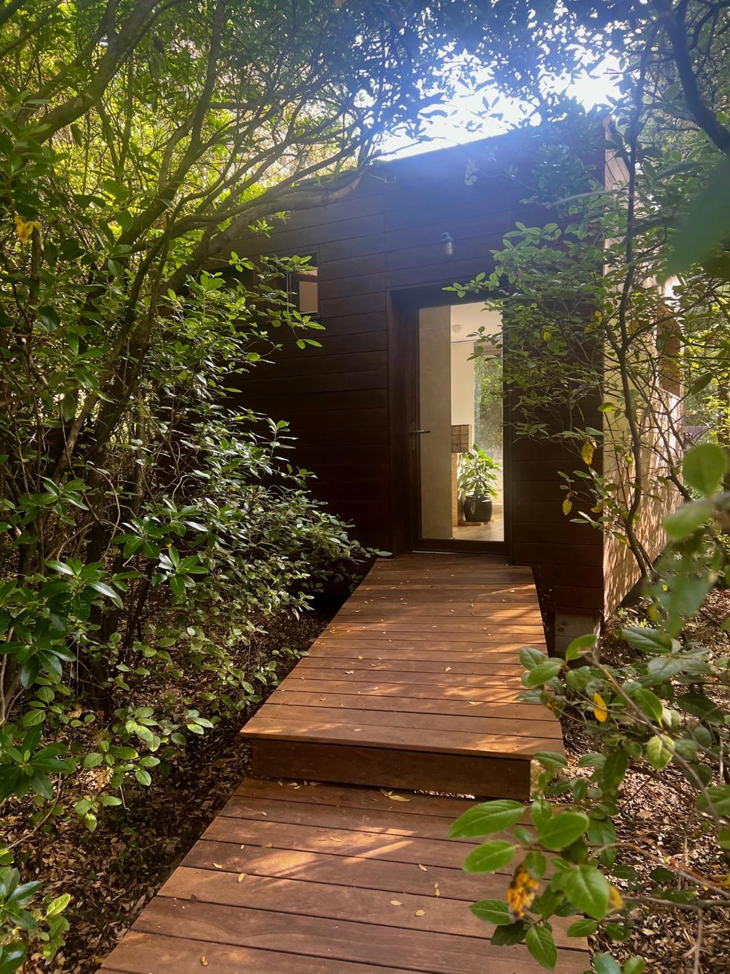 La Canopee Private Ecolodges Nîmes Extérieur photo