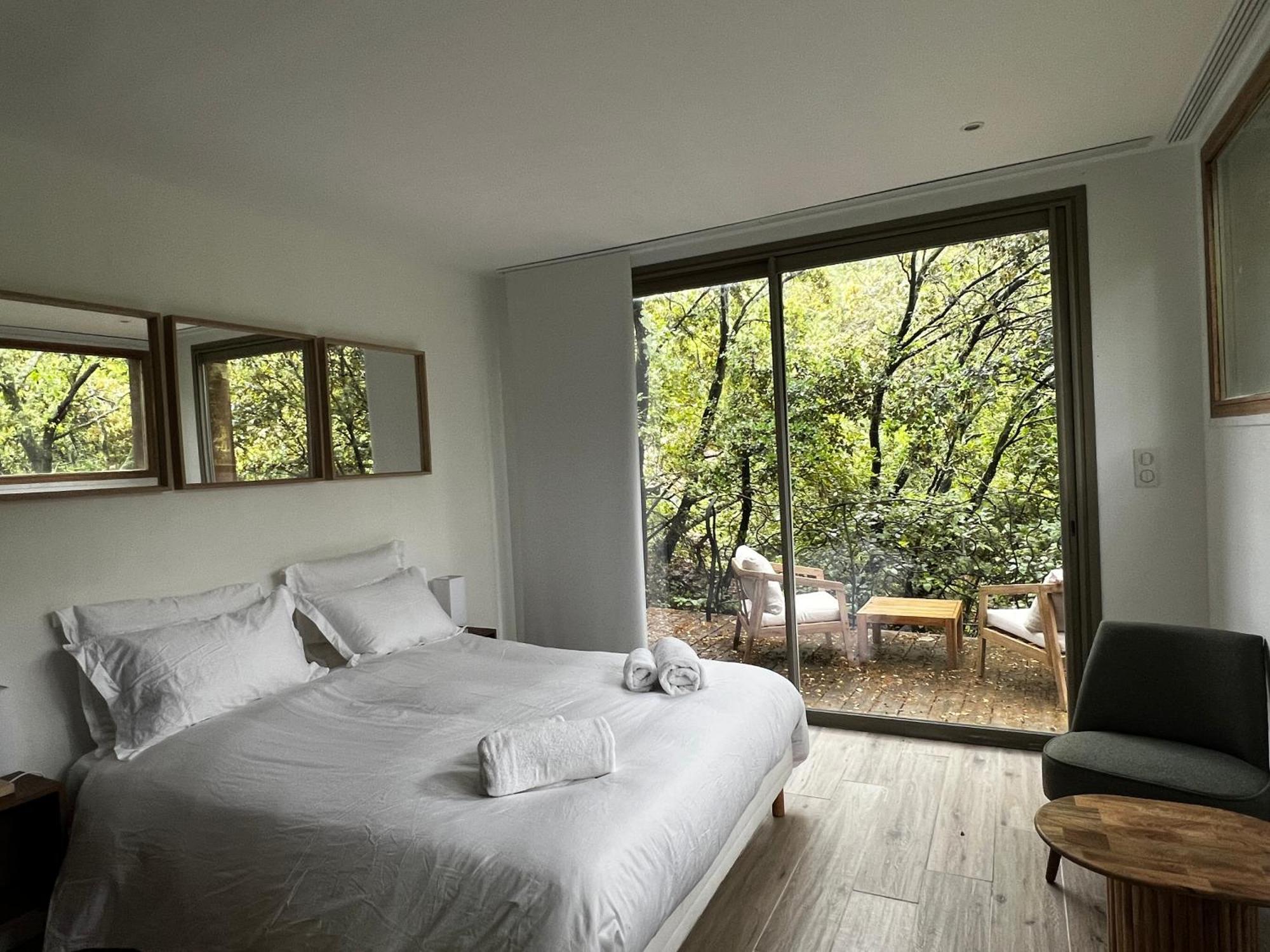 La Canopee Private Ecolodges Nîmes Extérieur photo